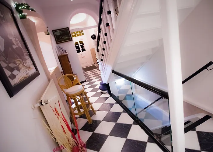 Carlton Mayfair Hotel 3*