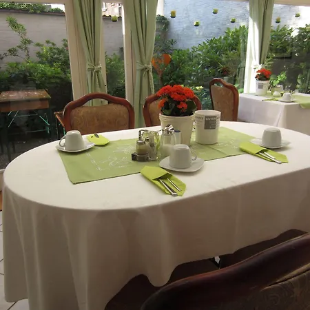 Hotel Carlton Mayfair 3*