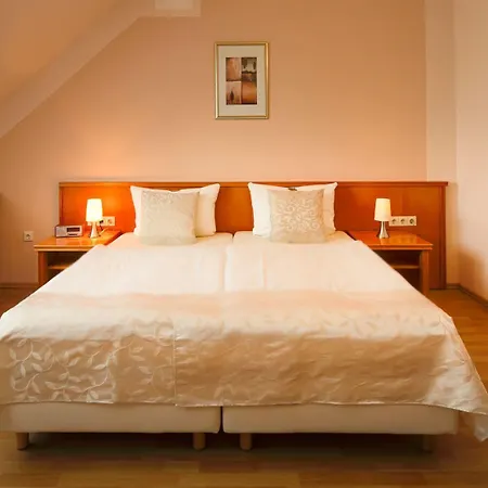 Carlton Mayfair Hotel 3*