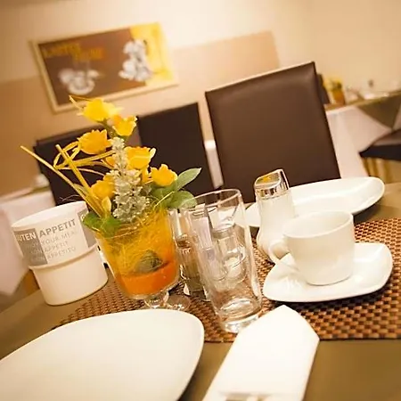 Carlton Mayfair Hotel 3*