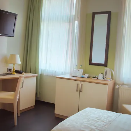 Szálloda Carlton Mayfair 3*