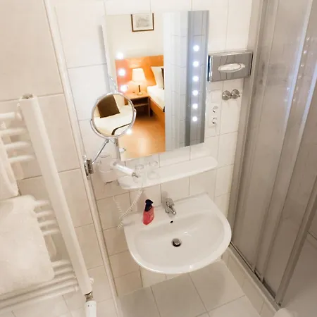 Carlton Mayfair Szálloda 3*