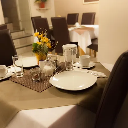 Отель Carlton Mayfair