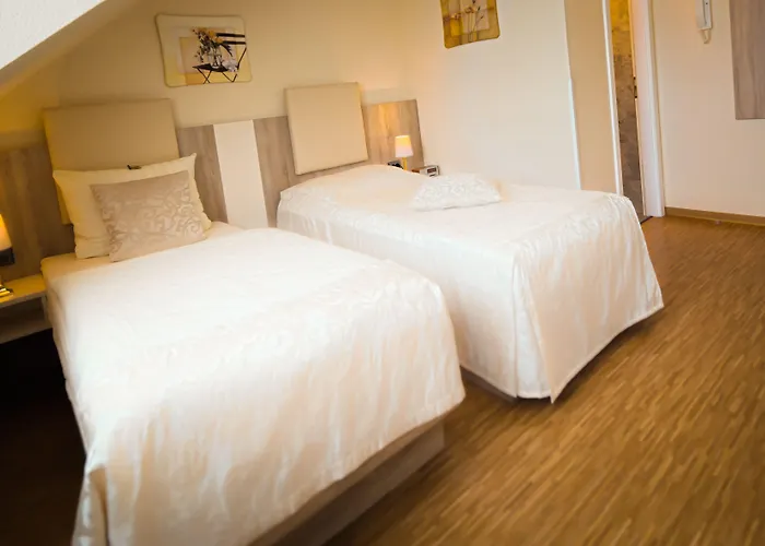 Carlton Mayfair Otel